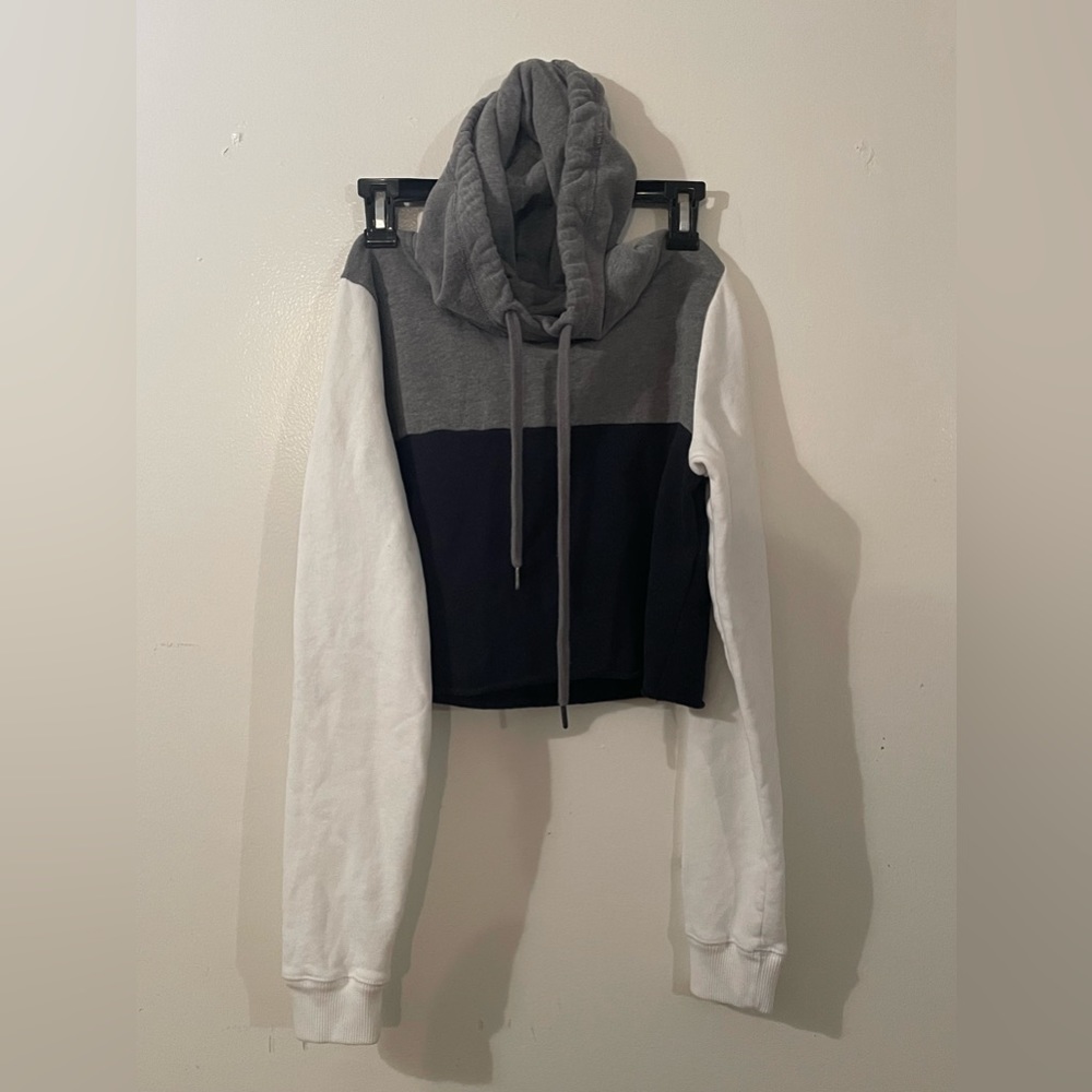 color-blocked crop hoodie